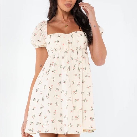 Princess Polly Dresses & Skirts - Princess Polly floral dress